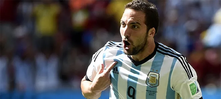 La imagen viral del argentino Gonzalo Higuaín y que abre el debate en las redes