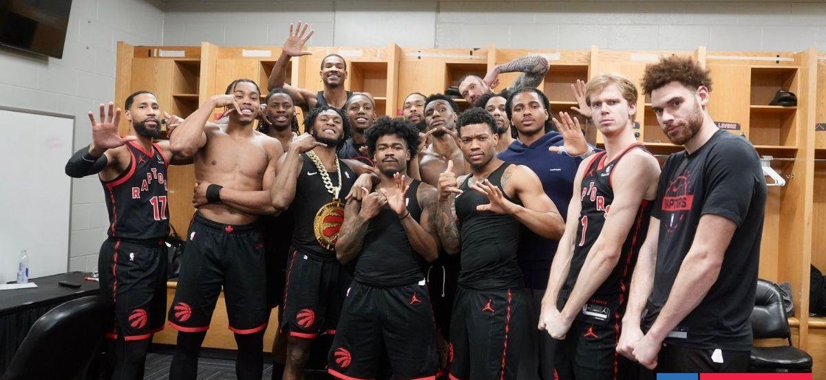 Noche de NBA: OKC pierde de nuevo y los Warriors ganan el aplazado de Mineápolis con récord de Curry