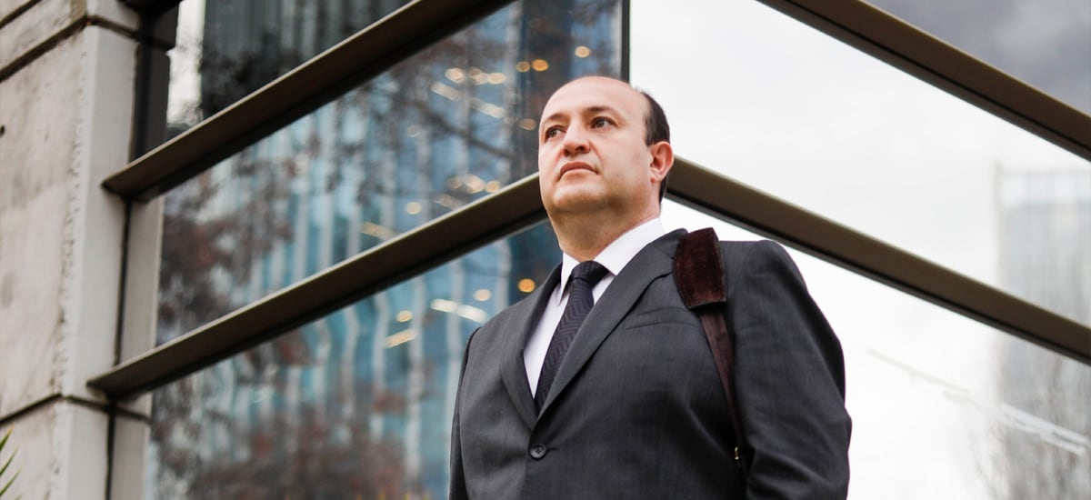 Contraloría objeta contratación de exfiscal Guerra como asesor de municipalidades y ordena abrir sumario en Providencia - La Tercera