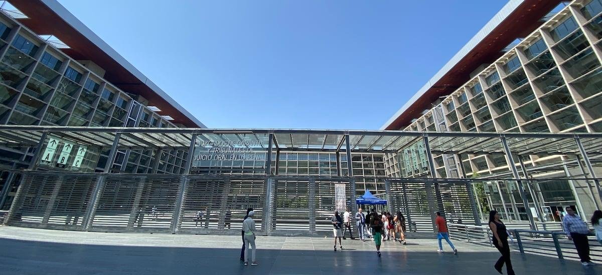 Gendarmería libera por error a sujeto en Centro de Justicia de Santiago: debía ingresar a prisión preventiva - La Tercera