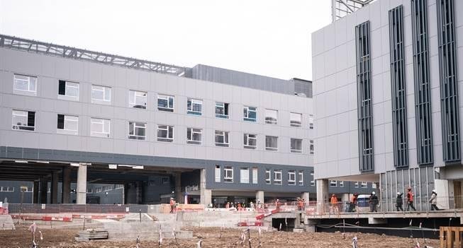 Nuevo Hospital del Salvador alcanza el 98% de avance, pero sigue sin fecha de entrega