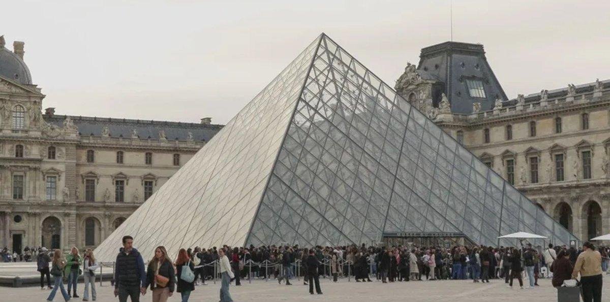 Una redada en el Louvre destapa un fraude de entradas y guías turísticas "a gran escala"