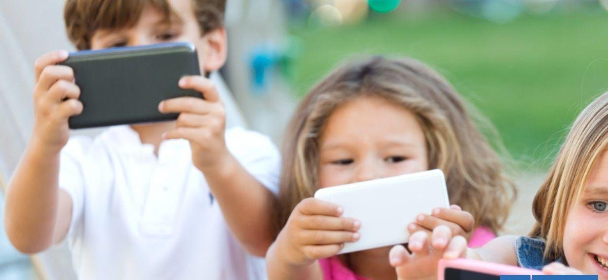 Experta entrega 5 claves para afrontar la restricción de celulares en colegios