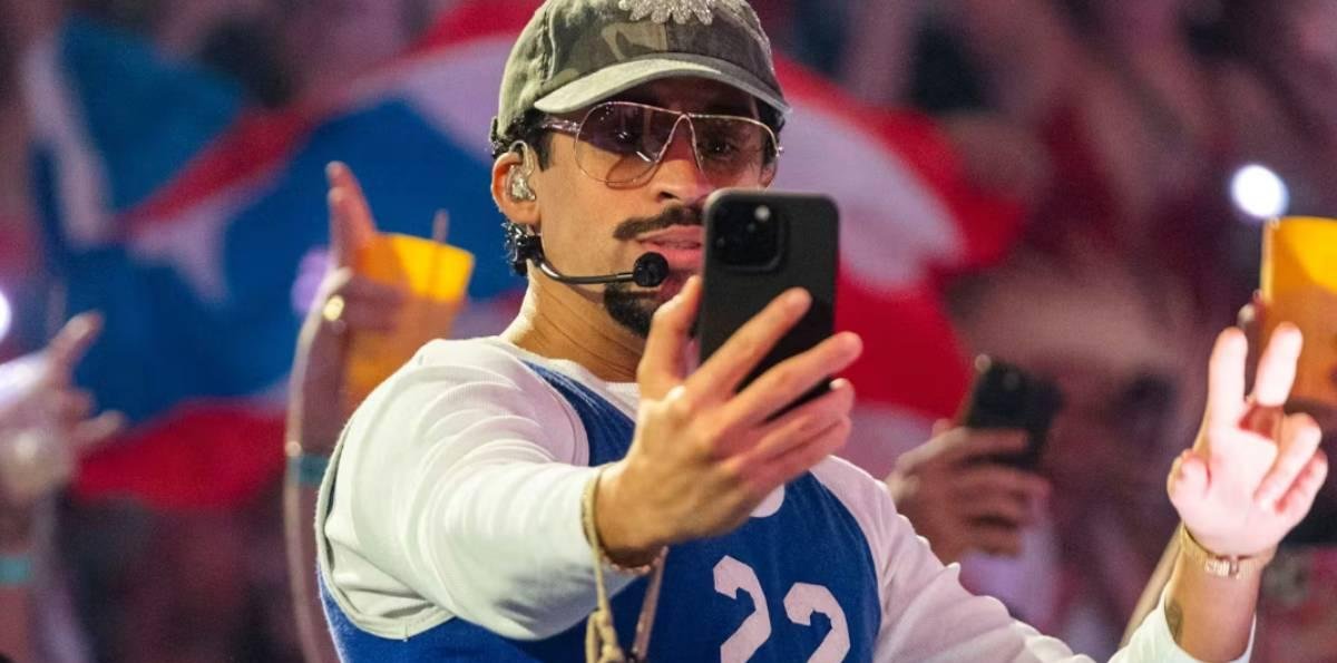 Bad Bunny desaparece de Instagram y X tras su presentación en el Super Bowl
