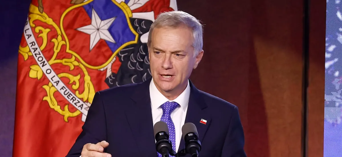 Criteria: aprobación de Kast llega al 38% tras anotar leve alza y desaprobación continúa en el 49%