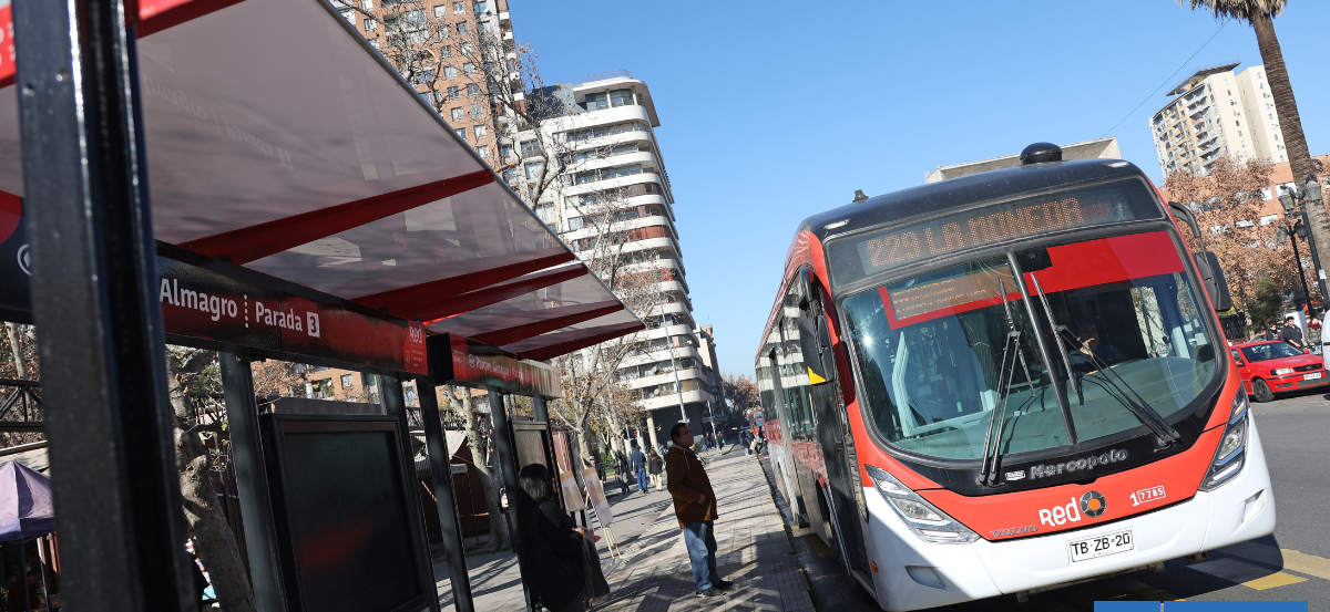 Más de 10 mil paraderos intervenidos: DTPM cuadriplicó mantención en 30 comunas en la RM