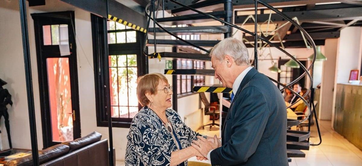 Cadem: 49% cree que Kast debe mantener apoyo a la candidatura de Bachelet a la ONU