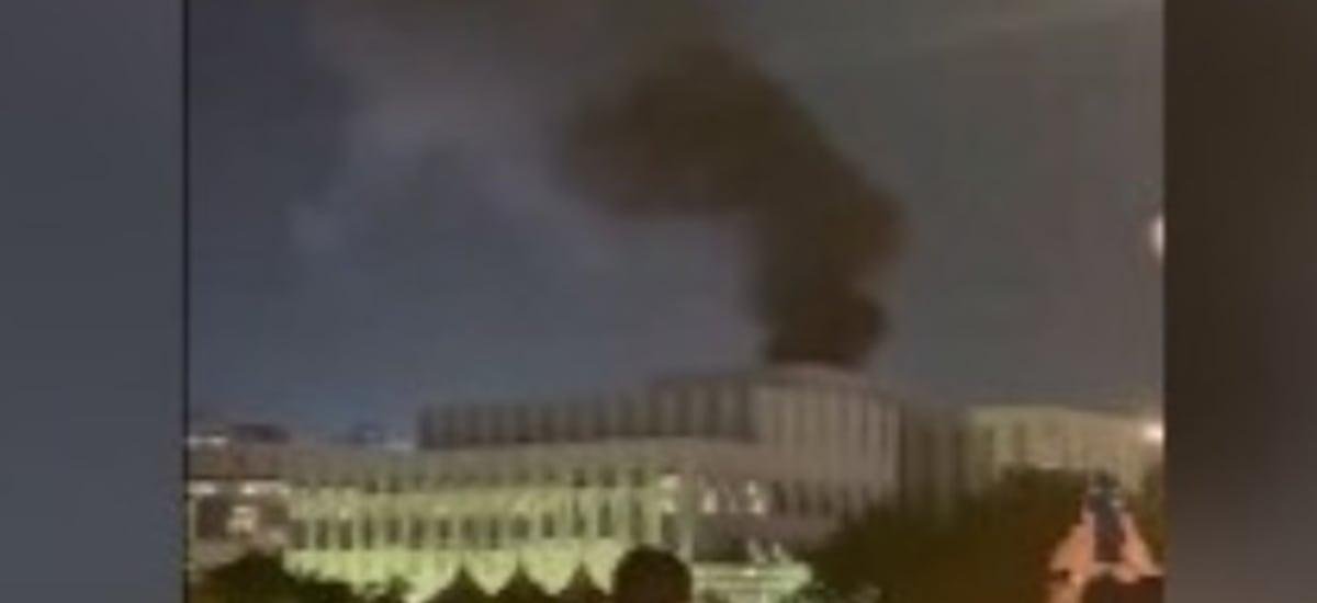 EE.UU. confirma incendio en perímetro de consulado en Dubai tras impacto de un dron