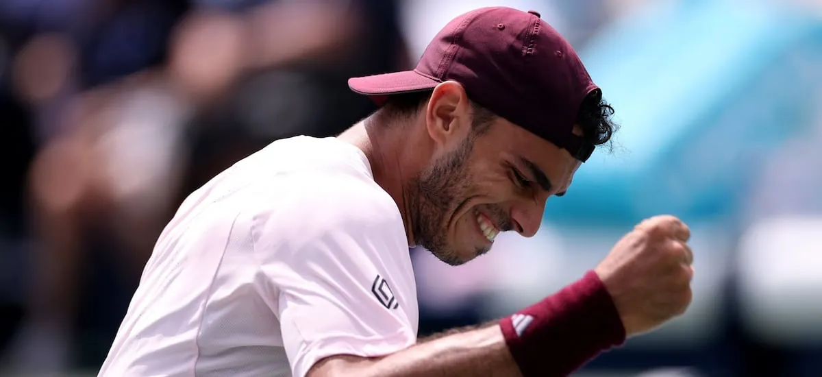 “De Chile...”: el incómodo error en la presentación del argentino Francisco Cerúndolo en su triunfo sobre Taylor Fritz