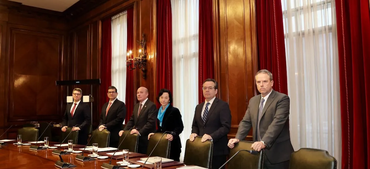 Banco Central mantiene la tasa de interés en 4,5% y expertos ven que se abre la puerta para alzas