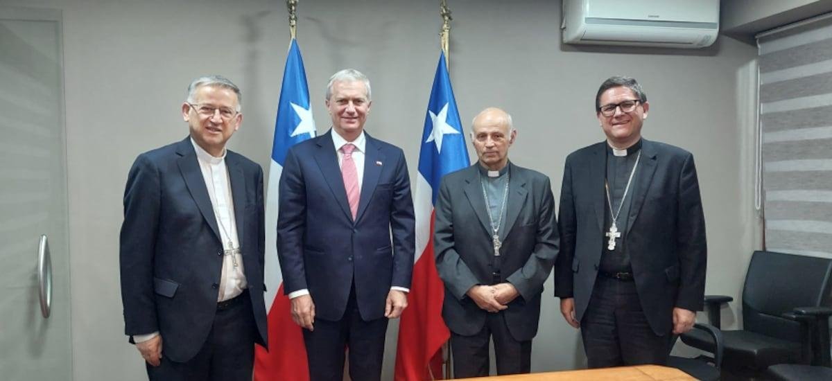 Kast sostiene reunión protocolar con Comité Permanente de la Conferencia Episcopal