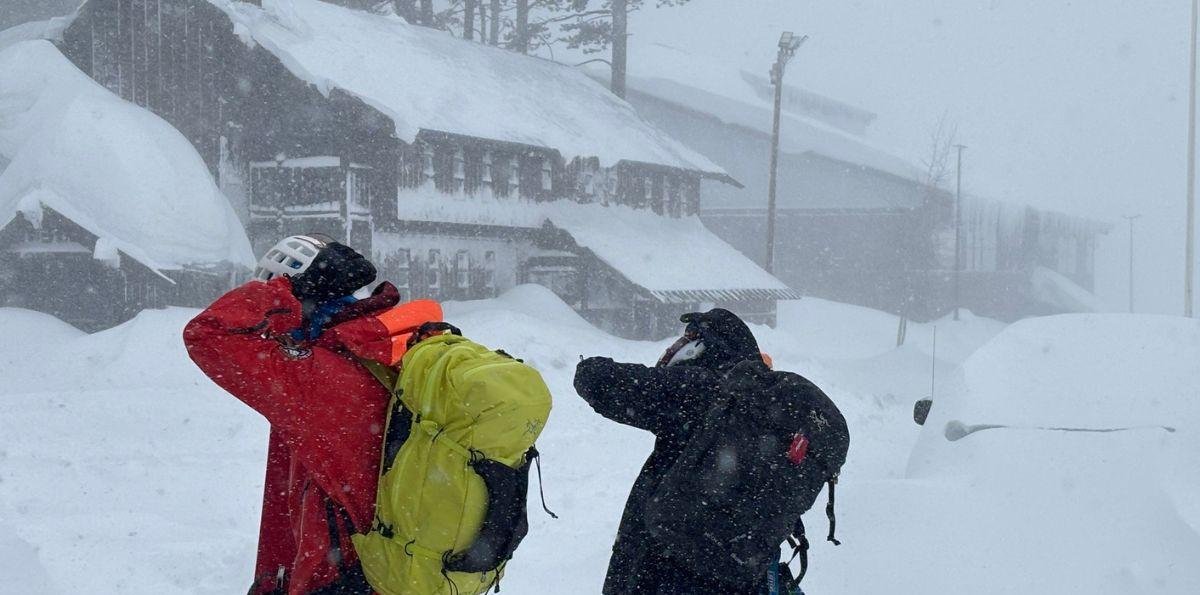 Recuperan cuerpos de los nueve esquiadores fallecidos en avalancha en EE.UU.