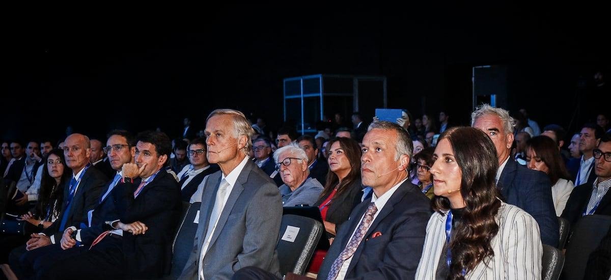 Óscar Landerretche y Klaus Schmidt-Hebbel coinciden en la necesidad de hacer cambios estructurales en el gobierno de Kast