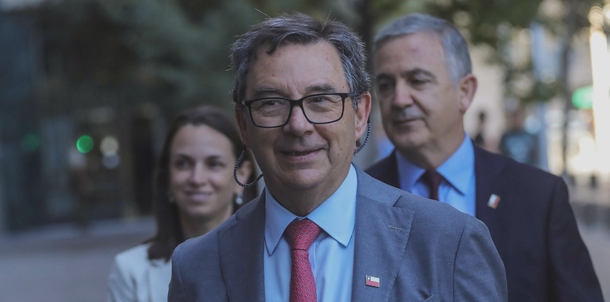 Johannes Kaiser apunta a rol de futuro ministro de Defensa en trama de cable submarino