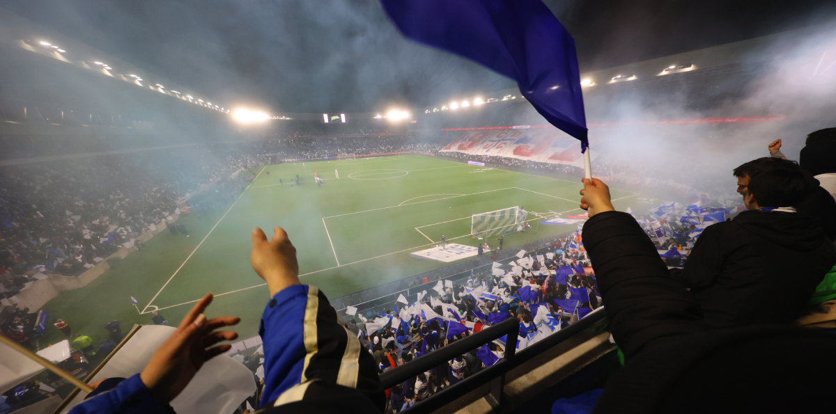 Futura ministra Steinert analiza replicar sistema de seguridad del Claro Arena en otros estadios