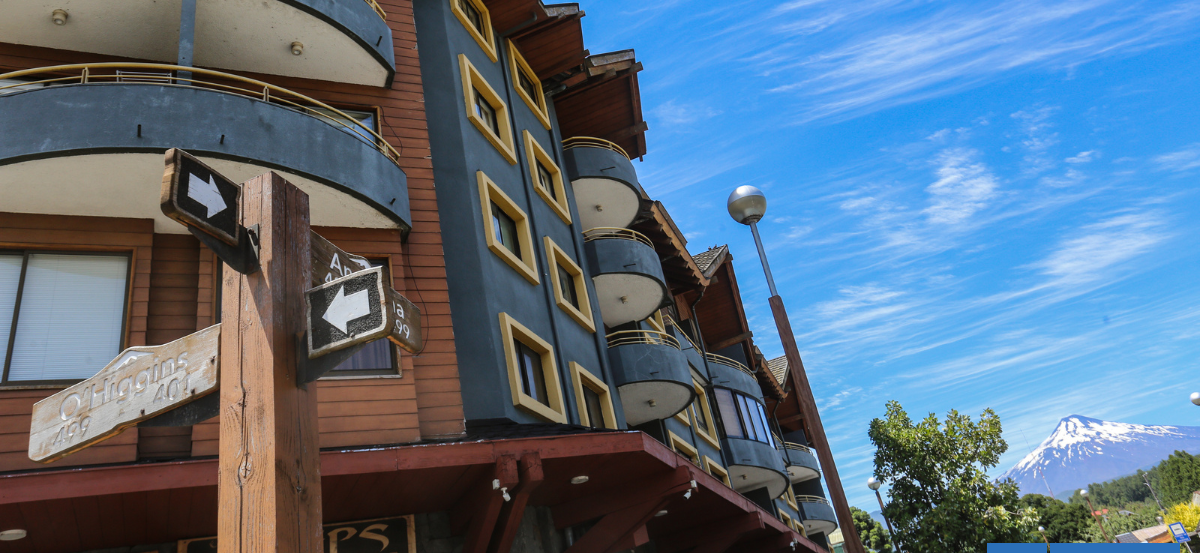 Descartan en Pucón éxodo de turistas por lluvias intensas: ocupación alcanzaría el 90% en febrero