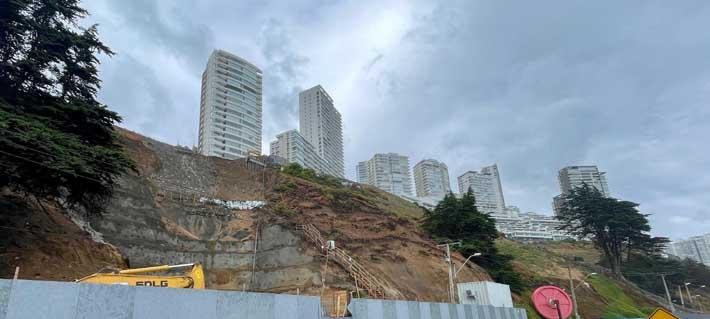 Declaran caduco permiso para edificio que inició obras en dunas de Viña del Mar y cambio en plan regulador impide concluirlo