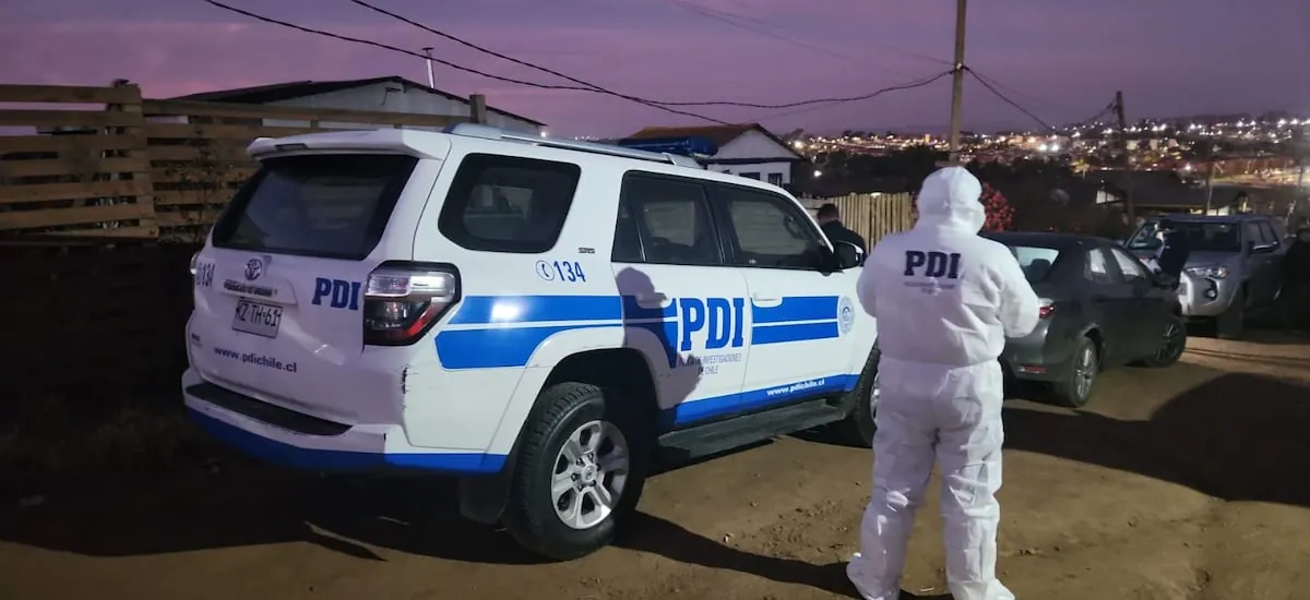 Doble parricidio en San Antonio: hombre es acusado de matar a su padre y madre con un cuchillo