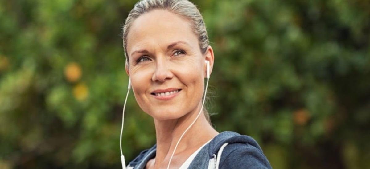 4 recomendaciones para envejecer bien, según un especialista en longevidad - La Tercera