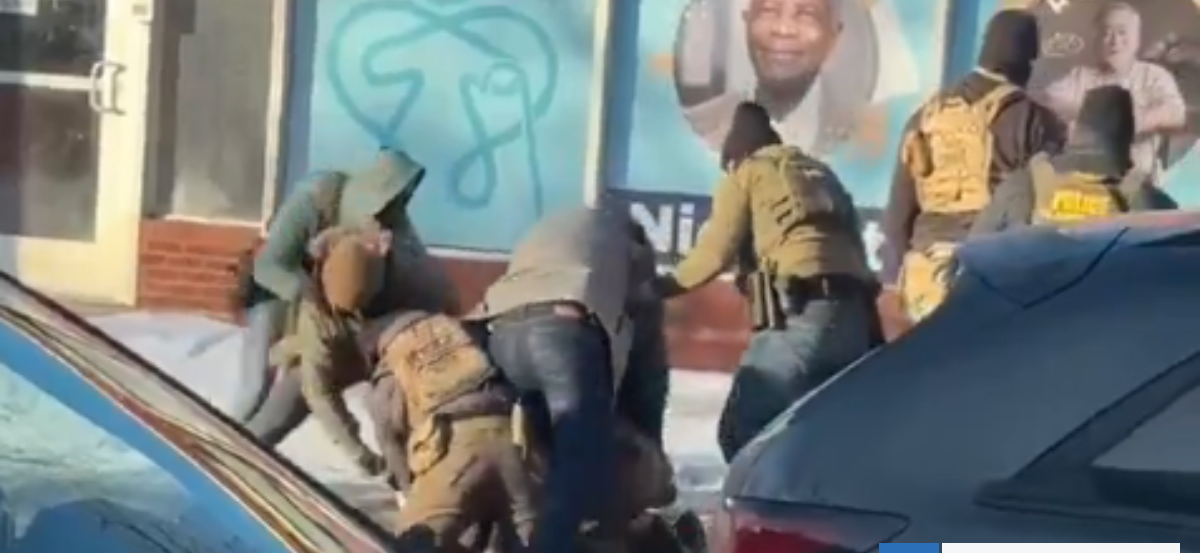 Medios reportan que agentes del ICE volvieron a asesinar a tiros a una persona en Minneapolis