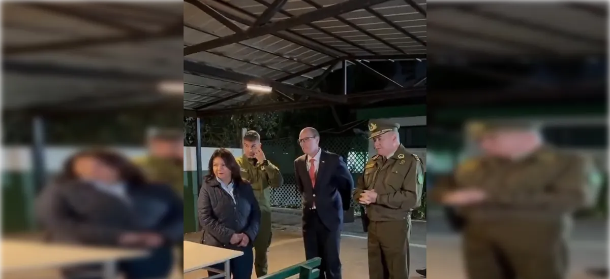 “El Presidente Kast me encargó devolverles la mano”: Arrau visita comisaría en La Pintana y ofrece disculpas por el trato a Carabineros