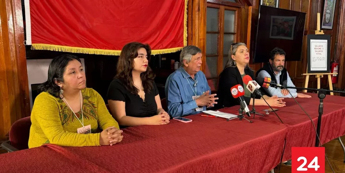Partido Comunista fija 12 demandas urgentes y reivindica el estallido social a siete años de la revuelta: "(no queremos) sea una olla a presión"