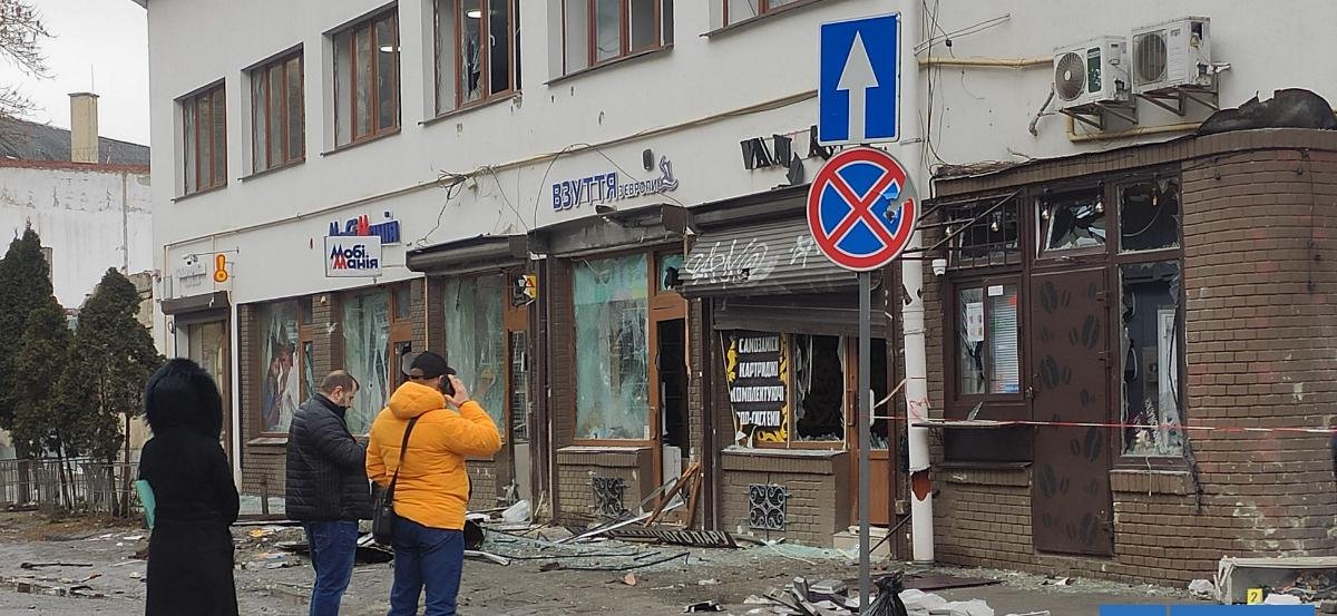 La mano de obra emigró: Ante cuatro años de guerra, la economía ucraniana sobrevive con un préstamo