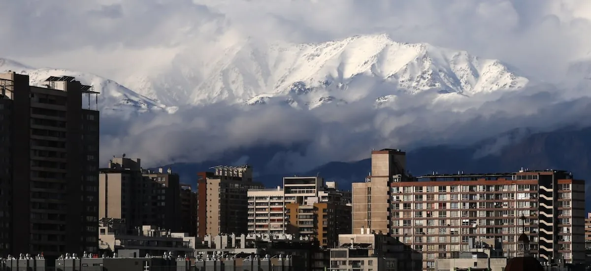 ¿Vuelve la lluvia a Santiago?: Este es el pronóstico del tiempo para esta semana en la región Metropolitana