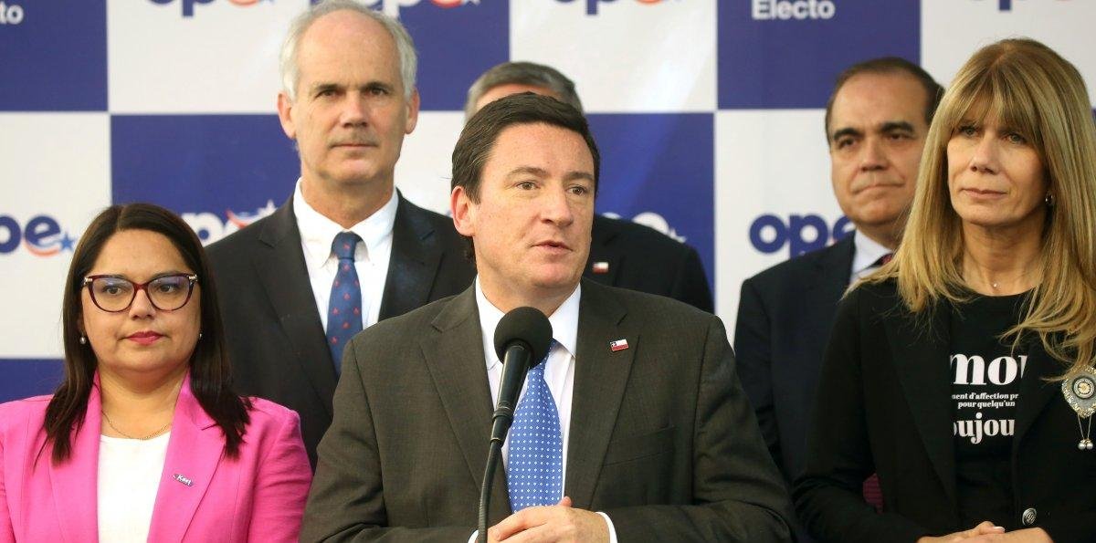 A Squella lo tienen "sin cuidado" las expectativas pro militancia para los delegados