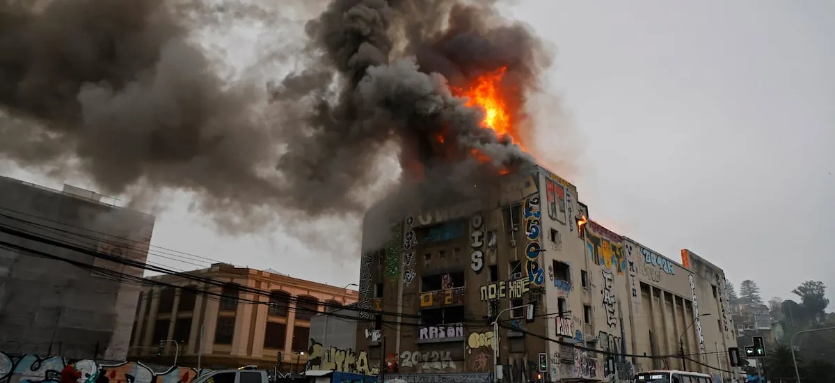 PDI detiene a presunto autor de incendio que afectó al ex Teatro Pacífico de Valparaíso en 2025