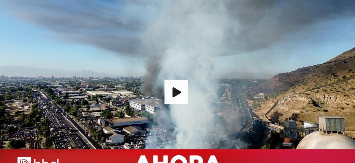Explosión de camión en la RM deja varias personas quemadas y autos incendiados en plena carretera