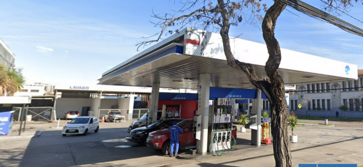 Copec se querella por intento de asesinato contra trabajador: taxista lo atropelló en Santiago