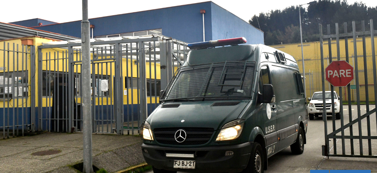 Reo de cárcel de Valdivia muere tras ser apuñalado en riña ocurrida en comedor del recinto penal