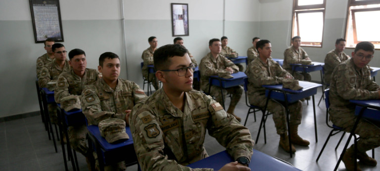 Anuncian cambios al Servicio Militar Obligatorio: Aumento de sueldo, nuevos ingresos y más