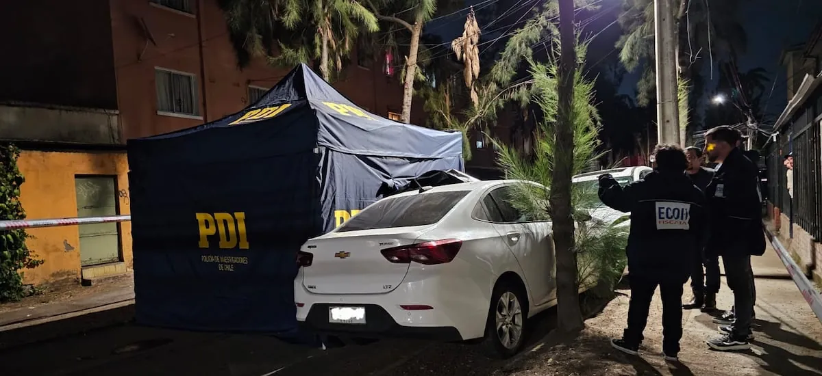 Hombre es asesinado a disparos mientras se desplazaba en su vehículo en Independencia - La Tercera