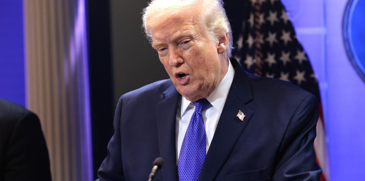 Trump asegura que impondrá un arancel global del 10%