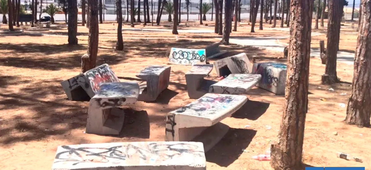 "Es tierra de nadie": Vecinos de Coquimbo denuncian abandono de parque en pleno sector residencial