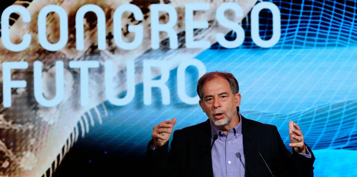 Girardi: "La política está capturada por la inmediatez y no tiene tiempo para pensar"