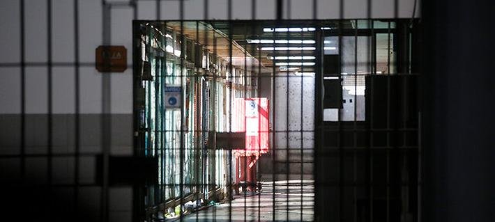 Fiesta de reclusos en Santiago 1 revela complejo control de reos: Dos gendarmes para 569 reclusos