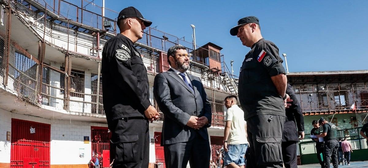 Gobierno pide a la Fiscalía que indague eventual premeditación de gendarmes en liberación de reos - La Tercera