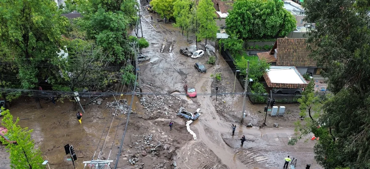 Sistema frontal llega este domingo: advierten que suelos saturados podrían favorecer emergencias en sectores precordilleranos de la RM
