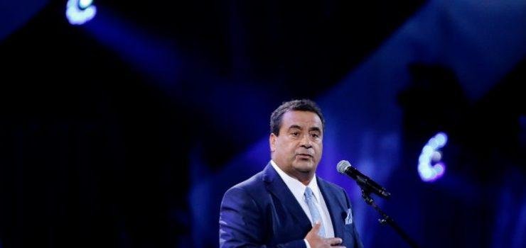 Excluyen a Dino Gordillo de festival en Yerbas Buenas tras denuncia por besar a una menor de edad en Villa Alegre