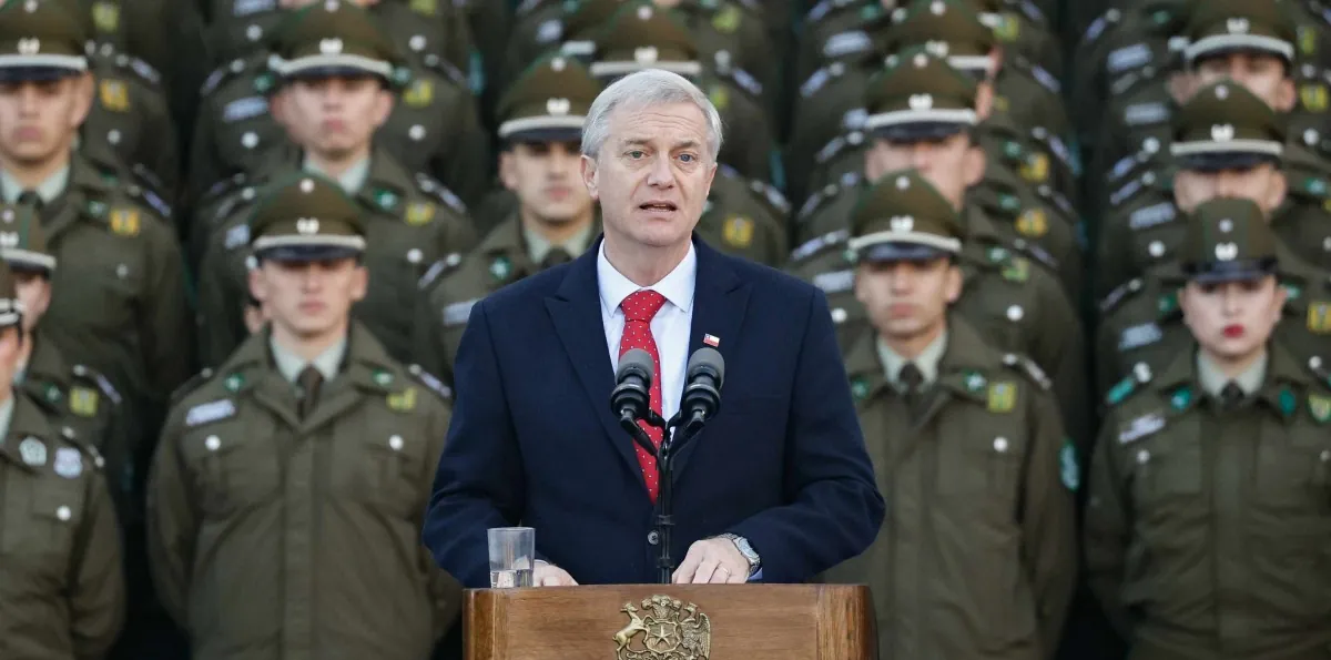Cadem y Agenda de Seguridad: 76% está de acuerdo con apoyo de FFAA a Carabineros y un 50% rechaza restringir libertad de reunión