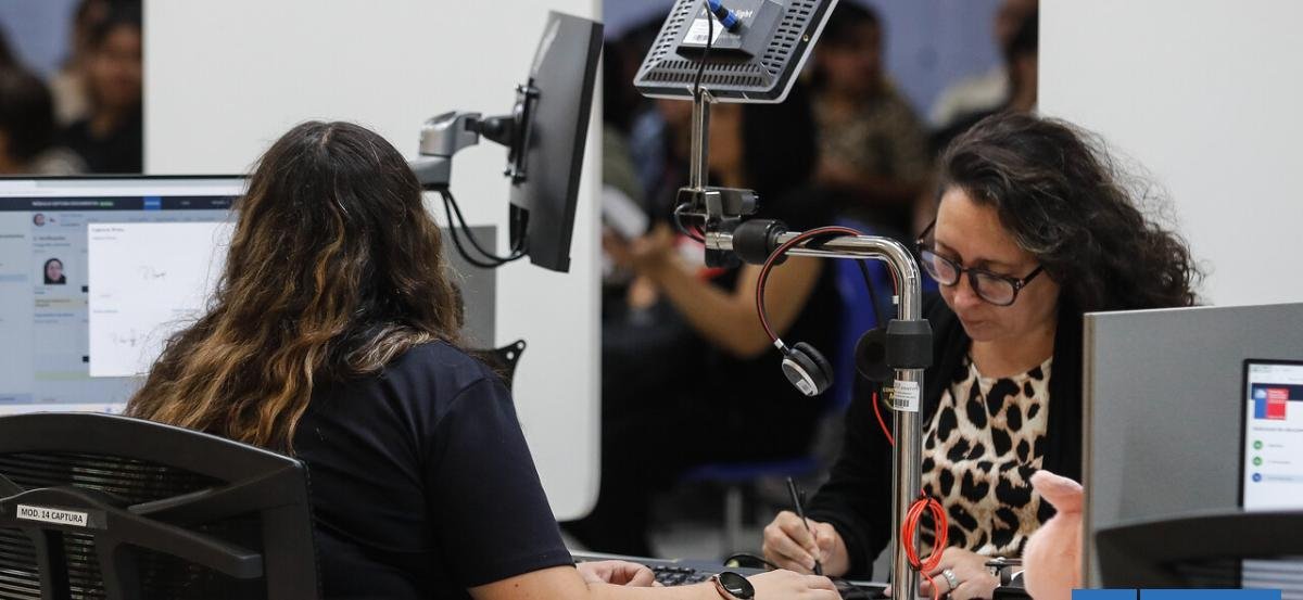 Criteria: Amplio apoyo a recortar funcionarios públicos, pero rechaza bajar bonos y programas sociales