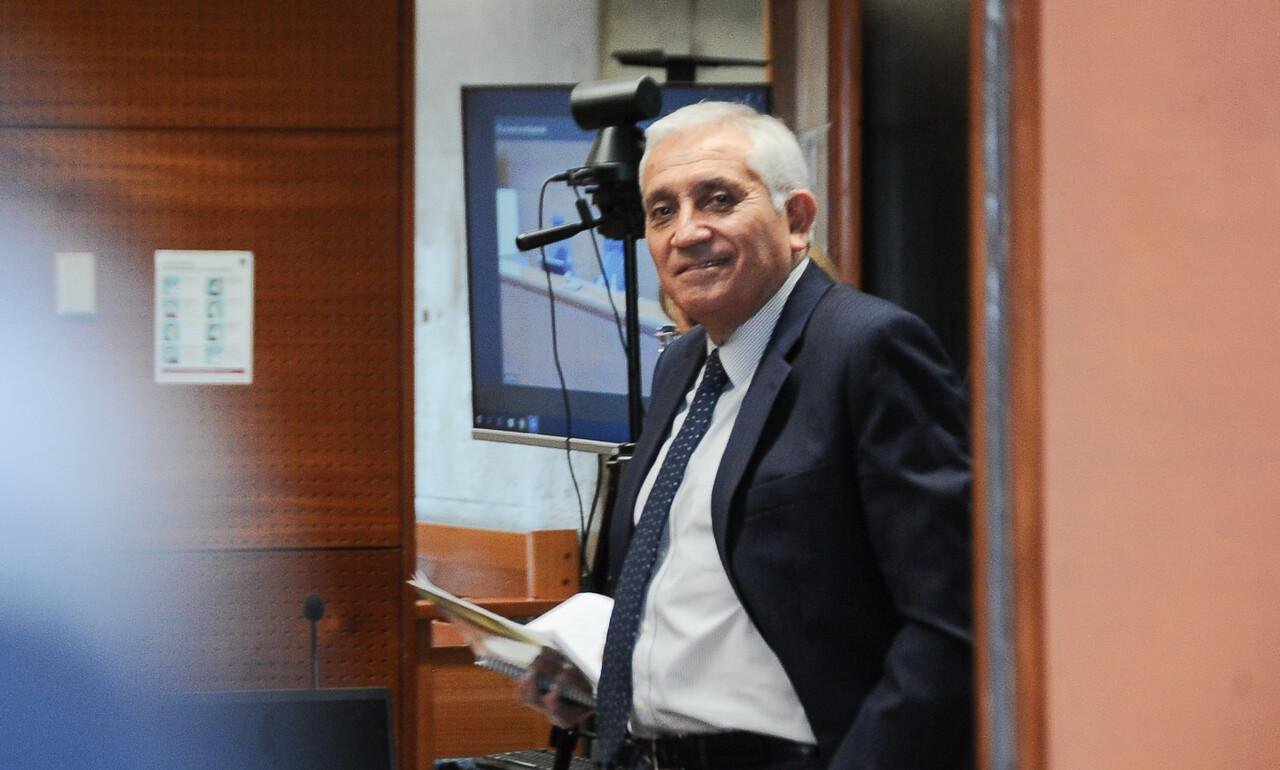 Suspenden audiencia para revisar la solicitud de nulidad del juicio en contra del exdirector de la PDI Héctor Espinosa