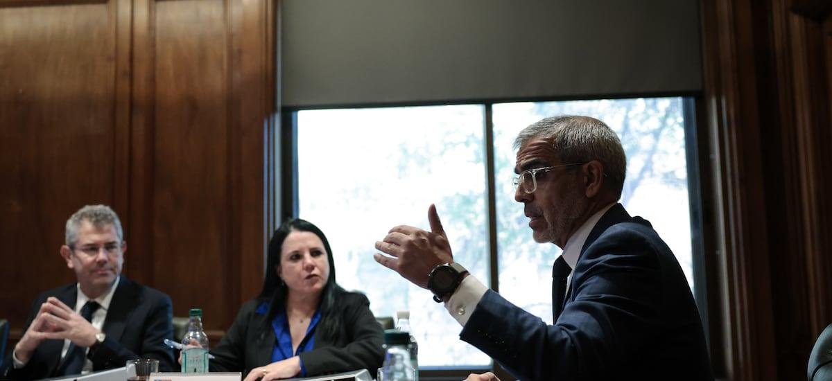 Cordero y Steinert afinan traspaso del Ministerio de Seguridad tras extensa reunión clave