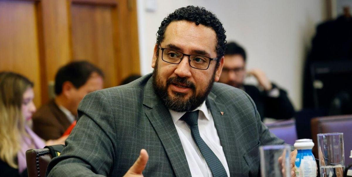 "Yo tengo la mejor valoración": ministro Cataldo se refiere a salida de Valenzuela y sostiene que "es una decisión que toma el Presidente"