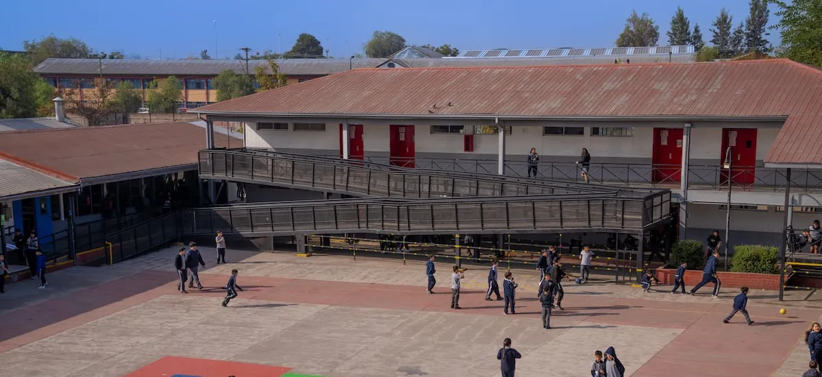 Aulas sin pantalla: colegios ajustan reglas para nueva medida