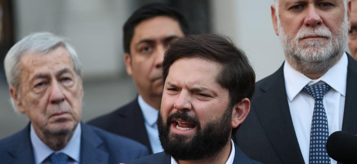 Parlamentarios de oposición reaccionan a tensa reunión por cable chino y apuntan a Boric por reiterados cambios de su versión