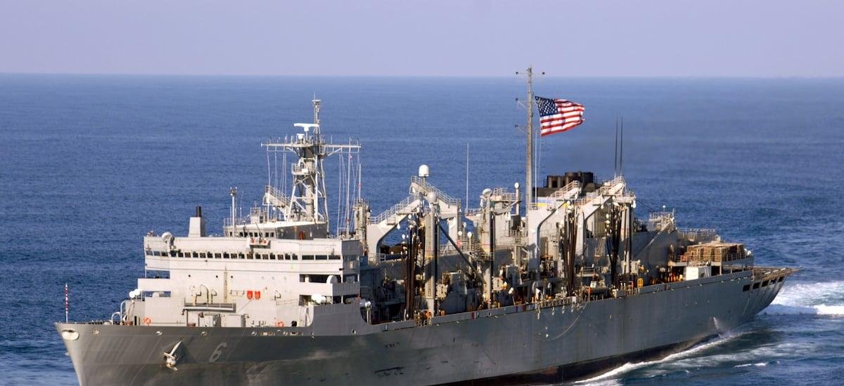 Cómo fue el choque entre dos buques de la Armada de EEUU en aguas cercanas a Sudamérica, según reportes